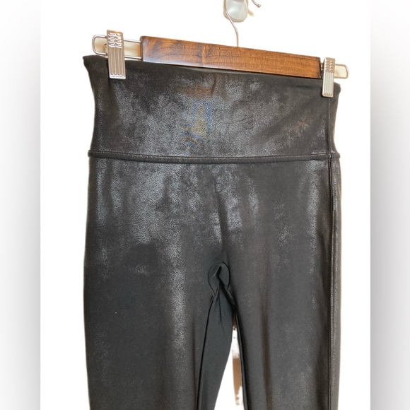 Spanx Black Faux Leather Leggings Shapewear Size Medium - Picture 4 of 5